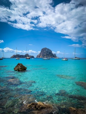 ES VEDRA