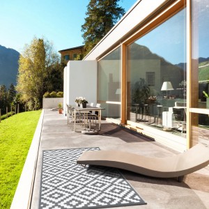 Green Decore Nirvana Grey and white Rug 8 992x992 1