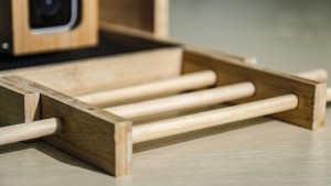 Birdfy Feeder Bamboo - close up