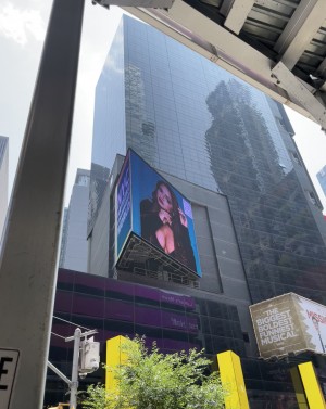 The New York-Based Institute Lisa Makeup World INC. Is Amazing People with Its Diverse Makeovers