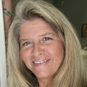 Barbara Niswonger, Recognized by BestAgents.us as a 2023 Top Agent.