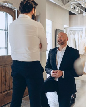Engagement photo by Lisa Hernández