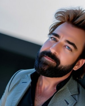 Ozzie Ausburne, Recognized by BestAgents.us as a 2023 Top Agent