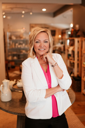 Amy Doran, Recognized by BestAgents.us as a 2023 Top Agent