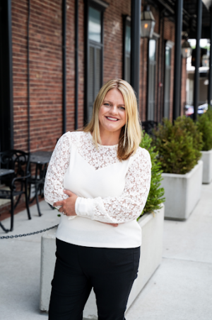 Kandy Swierk, Recognized by BestAgents.us as a 2023 Top Agent