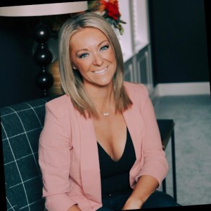 Kim Sion, Recognized by BestAgents.us as a 2023 Top Agent.