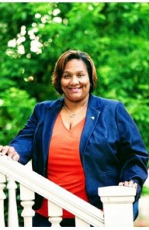 Lisa Baldwin, Recognized by BestAgents.us as a 2023 Top Agent.