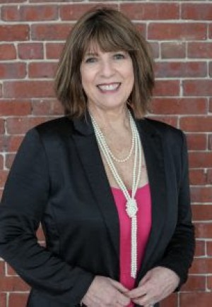 Linda Di Silvestro, Recognized by BestAgents.us as a 2023 Top Agent.