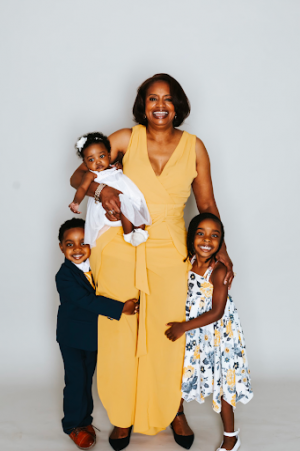 Cynthia Burks, Recognized by BestAgents.us as a 2023 Top Agent.