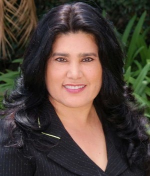 Alicia Fombona, Recognized by BestAgents.us as a 2023 Top Agent.