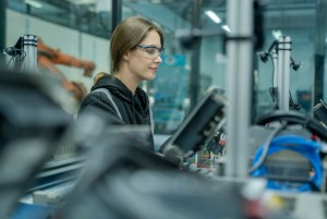 Geeky News Discusses the Evolution of Manufacturing and the Power of Data Analytics