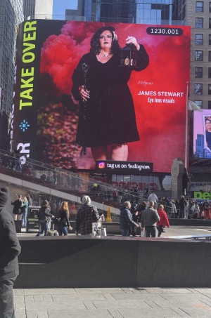 Reach for the stars : a photo by eye lens viduals