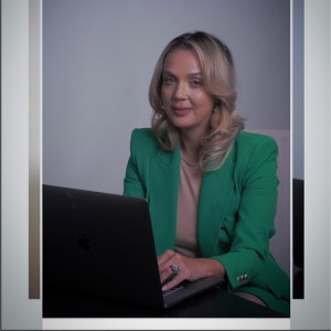 Talita Santos, Recognized by BestAgents.us as a 2023 Top Agent.