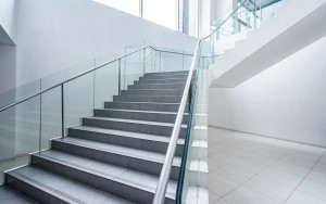 Specification Advice – Do Glass Balustrades Need A Continuous Handrail?
