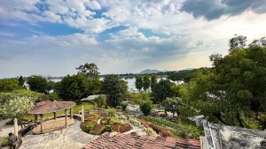 rooftop restaurant in udaipur