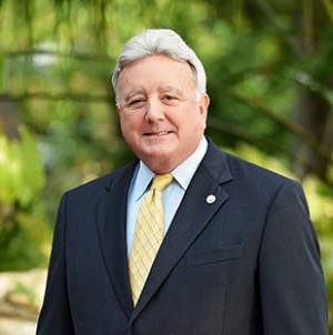 Steven Tinsworth, DMD, an Orthodontist with Tinsworth Orthodontics 