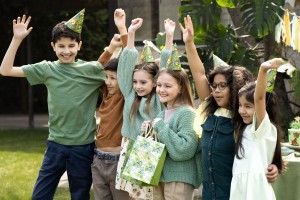 kids having fun jungle themed party