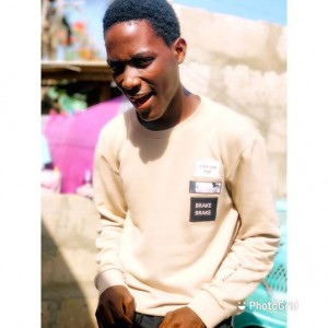 RG Qluck Wise is a Ghanaian music producer and Graphic designer