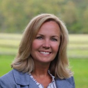 Patricia “Patty” Dunn, Recognized by BestAgents.us as a 2023 Top Agent.