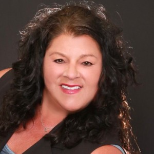 Yvonne Rushton, Recognized by BestAgents.us as a 2023 Top Agent.