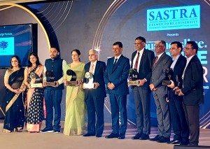 from left Nirmala Lakshman Chairperson THG Publishing with winners Neha Bagaria HerKey Shrinidhi RS 