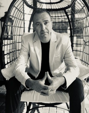 Michael Stoyanov, Recognized by BestAgents.us as a 2023 Top Agent.