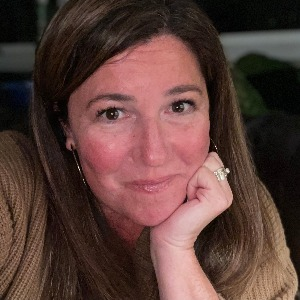 Mary Jeanne (MJ) Sheveland, Recognized by BestAgents.us as a 2023 Top Agent