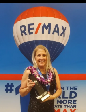 Yvonne Summerfield, Recognized by BestAgents.us as a 2023 Top Agent