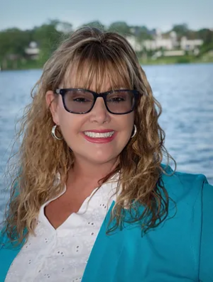 Dianne Blue, Recognized by BestAgents.us as a 2023 Top Agent