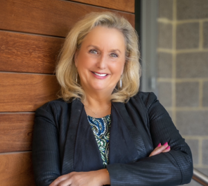 Leslie Hoban, Recognized by BestAgents.us as a 2023 Top Agent.