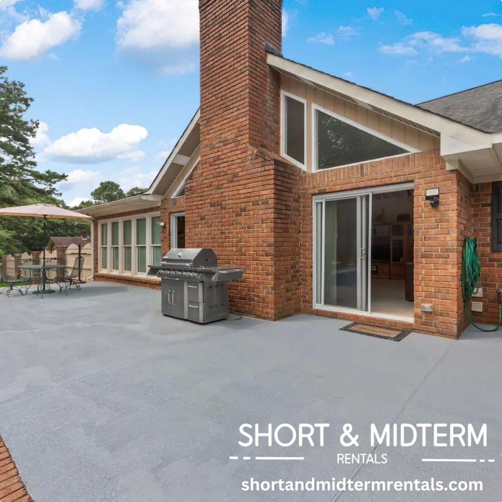 Short and Midterm Rentals Unveils Luxury Vacation Homes with Private