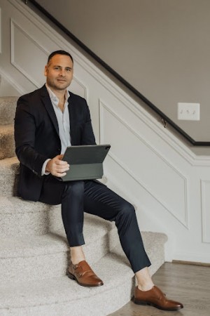 Victor Elian, Recognized by BestAgents.us as a 2023 Top Agent