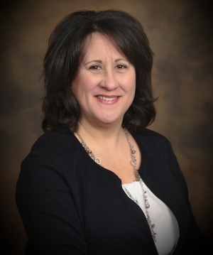 Lisa Cutting, Recognized by BestAgents.us as a 2023 Top Agent