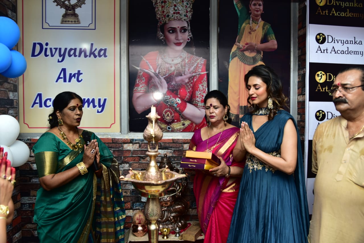 The top actress in TV world and State icon of Madhya Pradesh Divyanka Tripathi Dahiyavisited Bhopal to inaugurate The top actress in TV world and State icon of Madhya Pradesh Divyanka Tripathi Dahiyavisited Bhopal to inaugurate