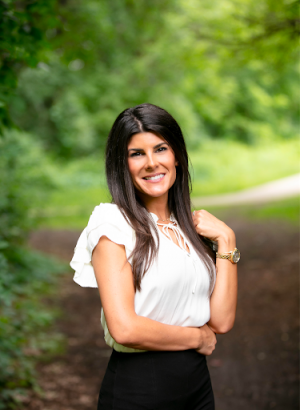 Regina DeSanto, Recognized by BestAgents.us as a 2023 Top Agent