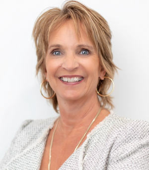 Cynthia Upp, Recognized by BestAgents.us as a 2023 Top Agent