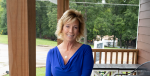 Laura MacDonald, MRP, PSA, Recognized by BestAgents.us as a 2023 Top Agent