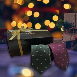 A Nishijin-ori (Kimono) tie popular as Gifts.