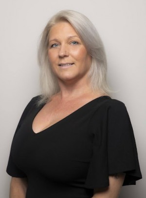 Lee Ann Schadlich, Recognized by BestAgents.us as a 2023 Top Agent