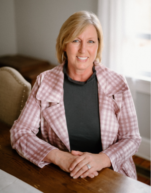 Angela Andrews, Recognized by BestAgents.us as a 2023 Top Agent