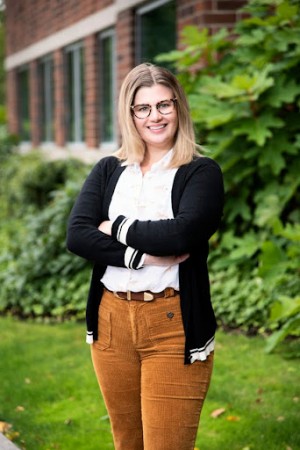 Lauren T. Roles, MD, an Internist with Vancouver Clinic