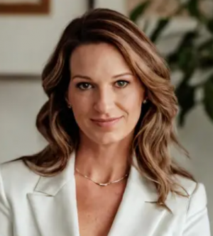 Megan Colyer, Recognized by BestAgents.us as a 2024 Top Agent