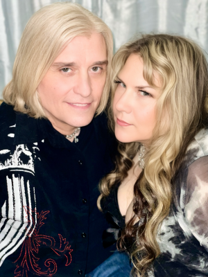 Ana & Gene a new duo hit sensation