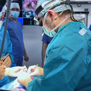 Masoud Saman live rhinoplasty surgery 