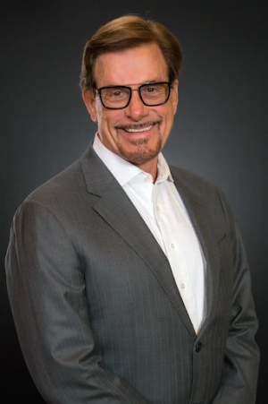 Jack Sipperley, MD, a Retina Surgeon with Barnet Dulaney Perkins Eye Center