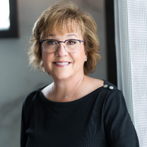 Tracey Engelmann, Recognized by BestAgents.us as a 2024 Top Agent