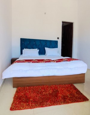 12 seater tempo traveller