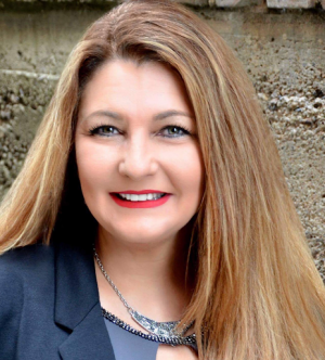 Tina Andrade, Recognized by BestAgents.us as a 2024 Top Agent 