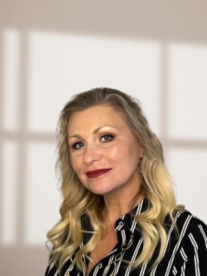 Beth Cortes, Recognized by BestAgents.us as a 2024 Top Agent 