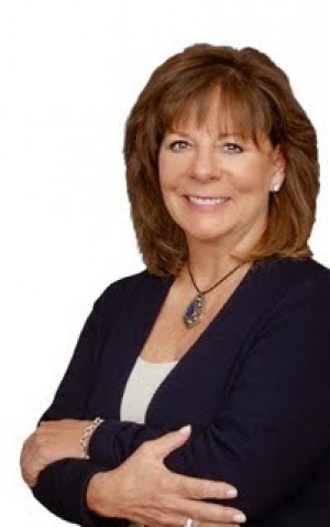 Sandy Neumann, Recognized by BestAgents.us as a 2024 Top Agent 